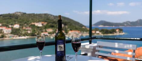 Apartamento (Duplex 1 bedroom apt, balcony, sea vi) | Vista do quarto