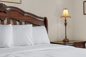 3 bedrooms, iron/ironing board, free WiFi, bed sheets - 3 Bedroom, 3 Bathroom Golf Condo with an HA Bathroom (Branson)
