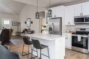 Fridge, microwave, oven, stovetop - Beautiful Farmhouse with Hot Tub and Fire Pit! (Fletcher)