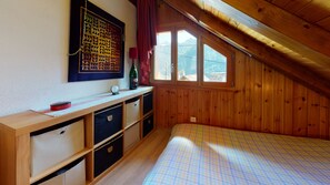 Deluxe-Ferienhütte | 1 Schlafzimmer, Bügeleisen/Bügelbrett, kostenloses WLAN, Bettwäsche