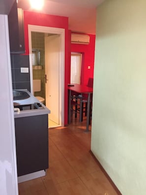 Apartment (Studio Apartment A2 (Red)) | Eigene Küche