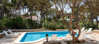 Villa Los Dragones * Big beautiful Villa with pool