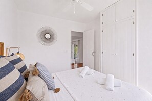 3 bedrooms, desk, iron/ironing board, WiFi - VILLA BINI ALANA - Ideal for families, fenced pool, close to the beach (Binibèquer)