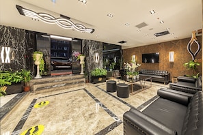 Lobby sitting area - The Halich Hotel Istanbul Karakoy (Istanbul)