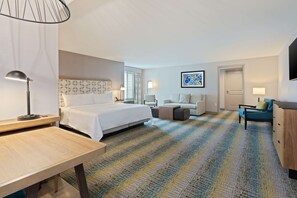 書桌、筆電工作空間、熨斗/熨衣板、免費搖籃/嬰兒床