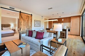 Condo, 1 Bedroom | Living area
