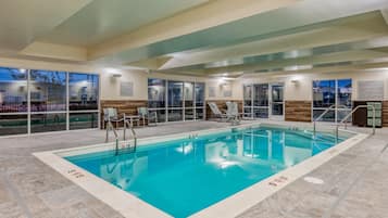 Una piscina cubierta