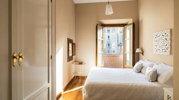 4 slaapkamers, een strijkplank/strijkijzer, wifi, beddengoed