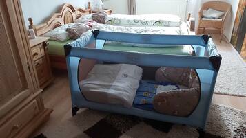 2 Schlafzimmer, Bügeleisen/Bügelbrett, Reisekinderbett, kostenloses WLAN