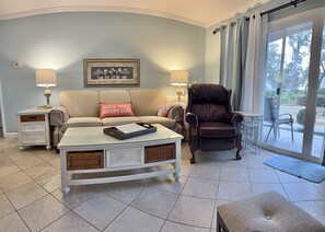TV, ping pong, books, printers - A3 Pet friendly, 1 BR, 1 BA, with tile floors Ask about long term rates (St. Simons Island)