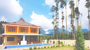 Outdoor pool - Villa Cempaka Pangalengan (Pangalengan)