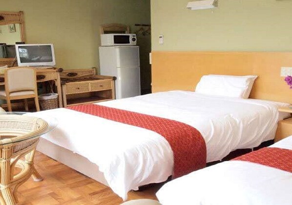 1 室のベッドルーム、デスク、アイロン / アイロン台、WiFi (無料)