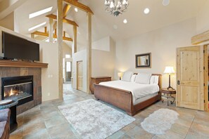 6 bedrooms, iron/ironing board, WiFi, bed sheets