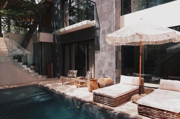 Piscina all'aperto, una piscina riscaldata