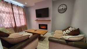 Unclassified image, 3 of 22, button - Breeze on Southend in Essex (Southend-on-Sea)