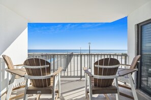 Property grounds - XPLORIE ACTIVITIES & LINENS INCLUDED*! PLAZA 104 features an open-concept Den; Kitchen; Dining/Living Room area.  Oceanfront Balcony. (Ocean City)