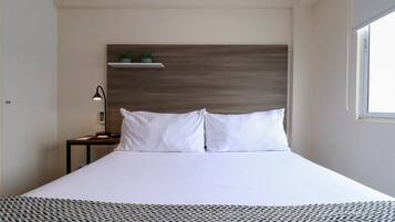 1 habitación, tabla de planchar con plancha, wifi y ropa de cama