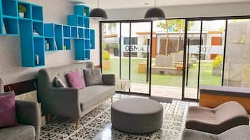 Televisión y oficina