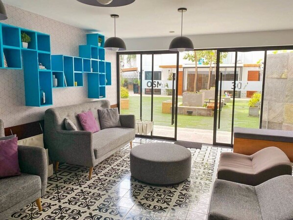 Télévision, espaces bureaux