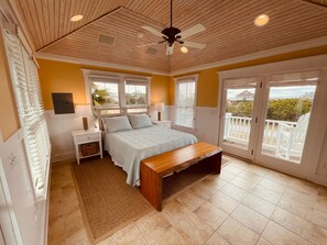 5 bedrooms, iron/ironing board, WiFi, bed sheets