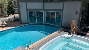 屋内プール、温水プール