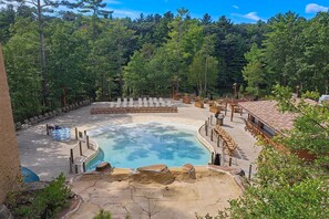 Pool - Side-by-side condos with in-room Jacuzzi, two fireplaces, & full kitchen (Wisconsin Dells)