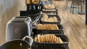 Frukostbuffé varje dag mot avgift