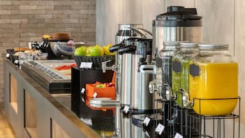 Café da manhã com buffet todos os dias (BRL 40 por pessoa)