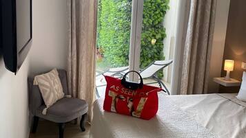 1 bedroom, in-room safe, iron/ironing board, free WiFi