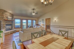 Smart TV, fireplace - Pagosa Peak Mountain Views (Pagosa Springs)