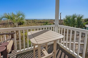 Outdoor dining - Amazing views, newly remodeled luxury oceanfront condo w/private balcony and pool (North Myrtle Beach)