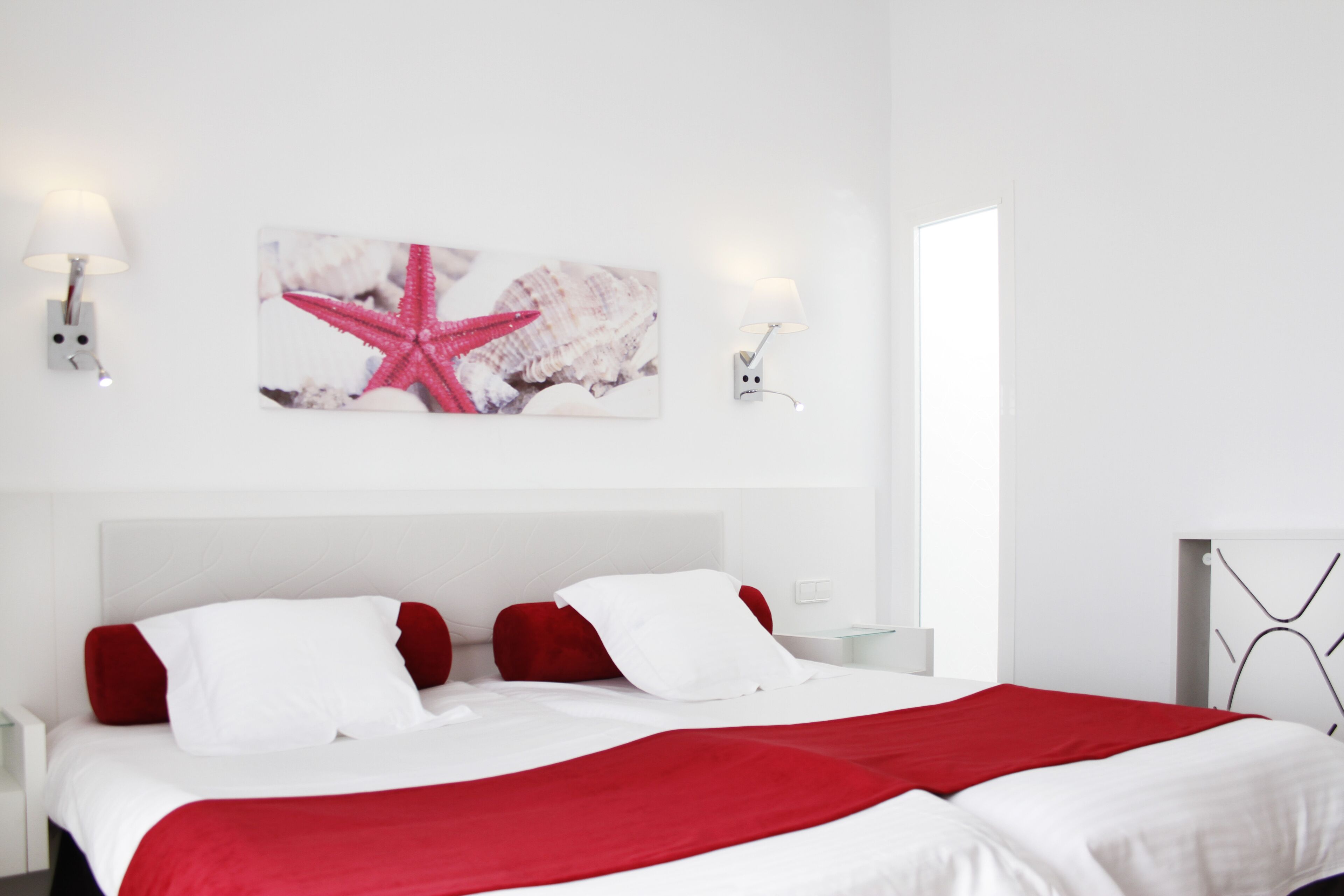 In-room safe, desk, laptop workspace, free WiFi