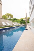 In-room safe, desk, laptop workspace, free WiFi