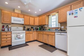 ハウス ベッド (複��数台) (Robin's Nest) | 専用キッチン