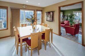 ハウス ベッド (複数台) (Robin's Nest) | 専用キッチン