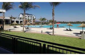 Pool - The Blyde, Crystal Lagoons Pretoria (Pretoria)