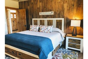 4 habitaciones, tabla de planchar con plancha, wifi y ropa de cama