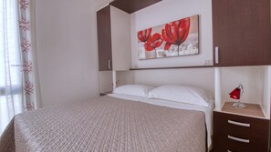 1 chambre, literie fournie