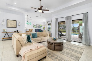 Televisión, mesa de ping pong, libros, servicios de streaming