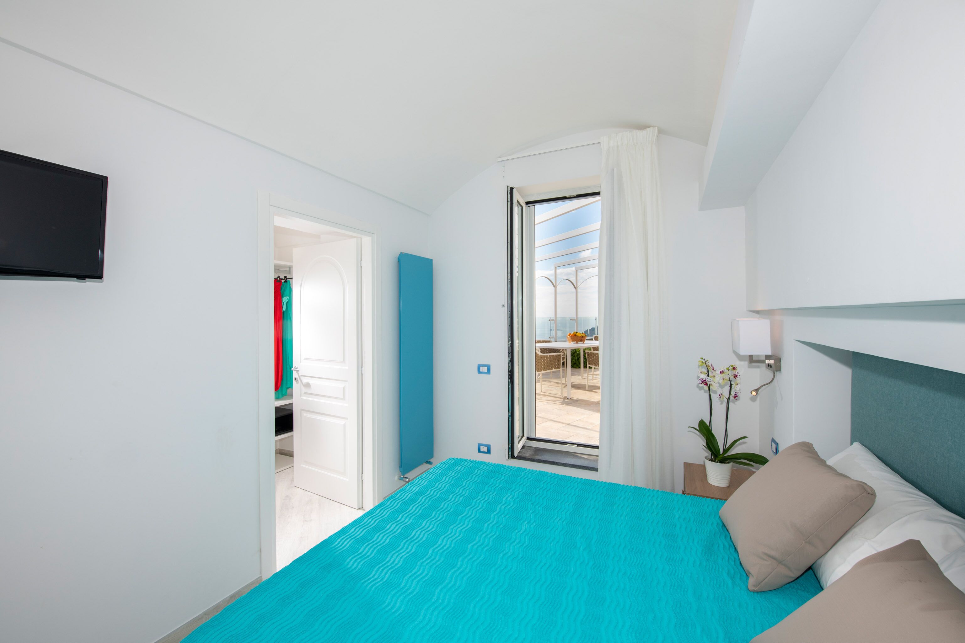 2 bedrooms, in-room safe, iron/ironing board, WiFi