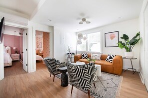 2 Schlafzimmer, Bügeleisen/Bügelbrett, Reisekinderbett, WLAN