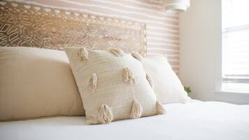 2 bedrooms, iron/ironing board, travel cot, WiFi