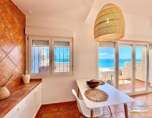 Dining - Casa Gloria . (Ventorros de San José)