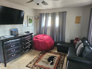 Interior - BBZ Bunkhouse - Cozy and Close to Town; Yet Secluded In The Great Outdoors! (Williams)