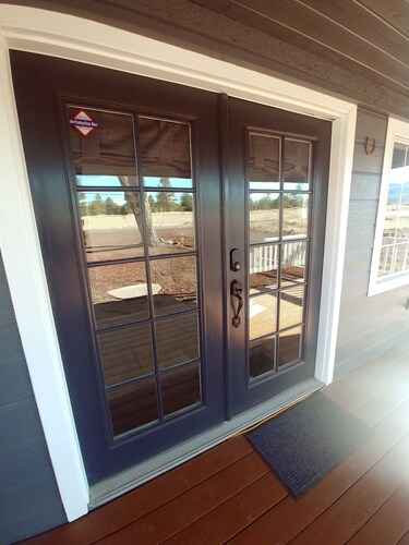 BBZ Bunkhouse - Cozy and Close to Town; Yet Secluded In The Great Outdoors!