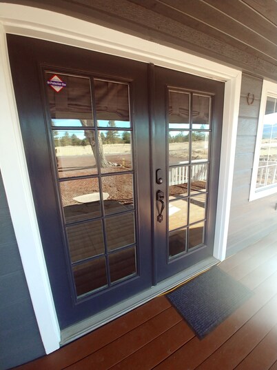 BBZ Bunkhouse - Cozy and Close to Town; Yet Secluded In The Great Outdoors!