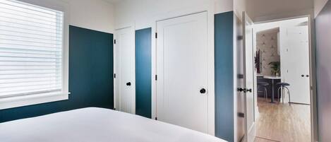 2 chambres, fer et planche à repasser, lit parapluie, Wi-Fi