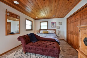 6 habitaciones, caja de seguridad en la habitación y escritorio 