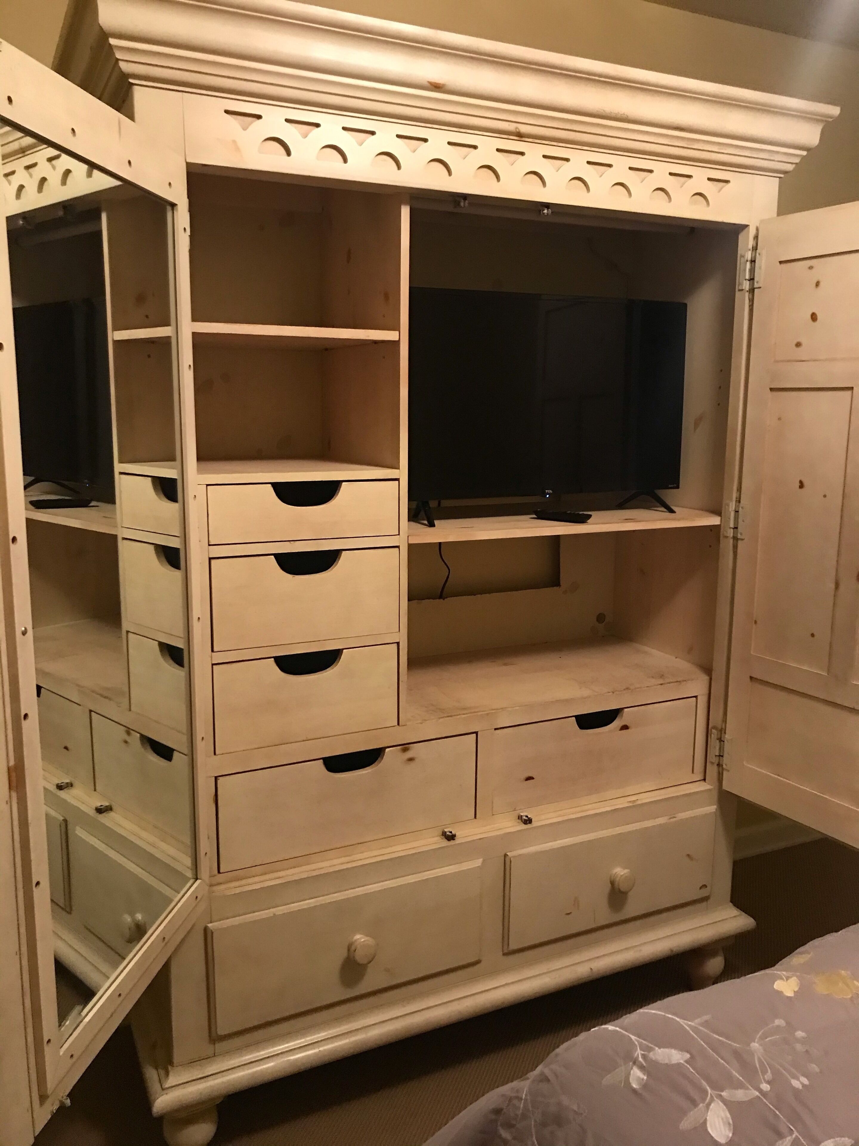 4 bedrooms, WiFi, bed sheets