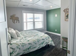 4 bedrooms, travel cot, free WiFi, bed sheets